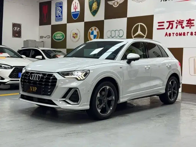 Фотография автомобиля — Audi Q3