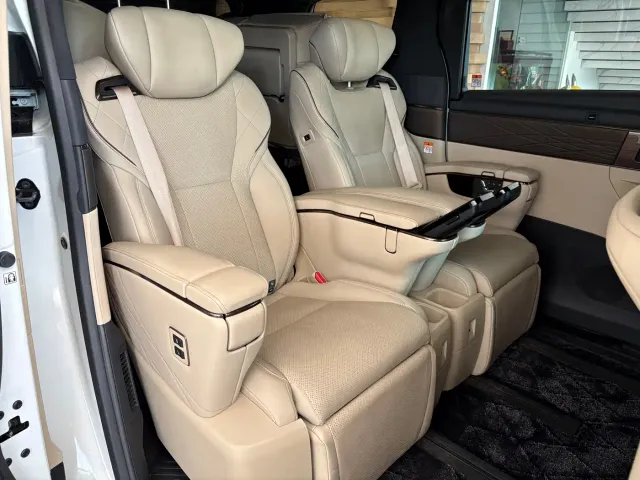 Toyota Alphard — Фото автомобиля 23