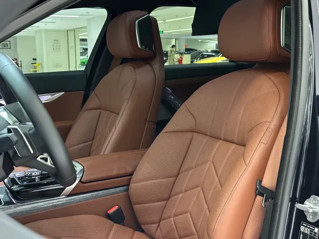 BMW i7 — Фото автомобиля 6