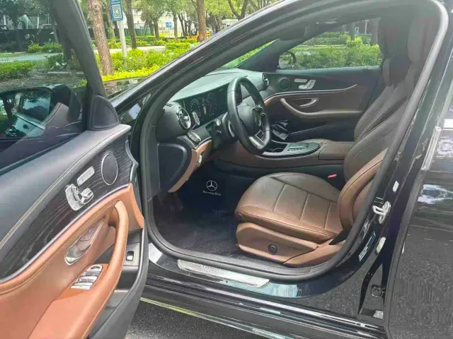Mercedes-Benz E-Class — Фото автомобиля 9