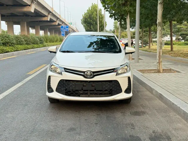 Toyota Vios FS — Фото автомобиля 2