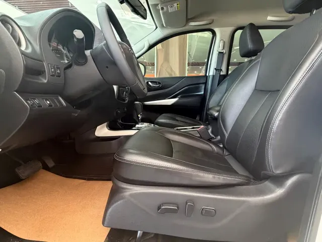 Nissan Navara — Фото автомобиля 9
