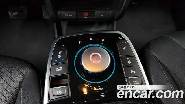 Kia Niro — Фото автомобиля 12