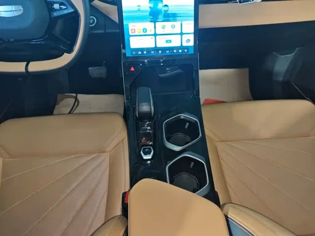 Geely Boyue L — Фото автомобиля 13