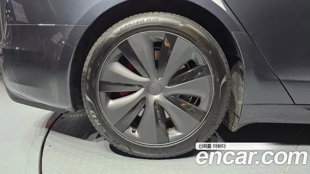 Tesla Model S — Фото автомобиля 5