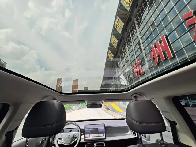 Leapmotor B10 — Фото автомобиля 14