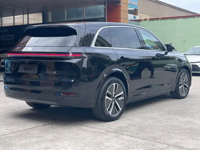 Li Auto L7 — Фото автомобиля 4