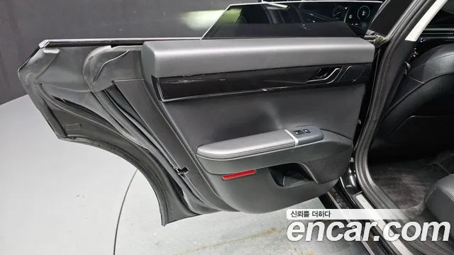 Hyundai Grandeur Grandeur (GN7) — Фото автомобиля 24