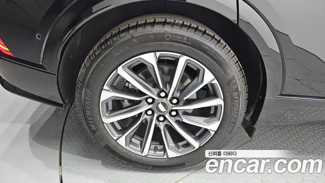 Cadillac Lyriq Lyriq Sport — Фото автомобиля 5