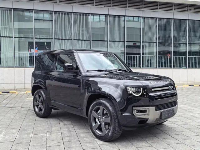 Land Rover Defender — Фото автомобиля 3