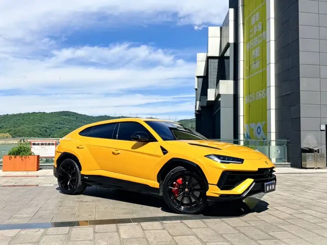 Lamborghini Urus — Фото автомобиля 6