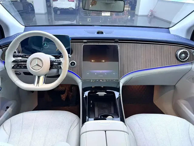 Mercedes-Benz EQE SUV — Фото автомобиля 10