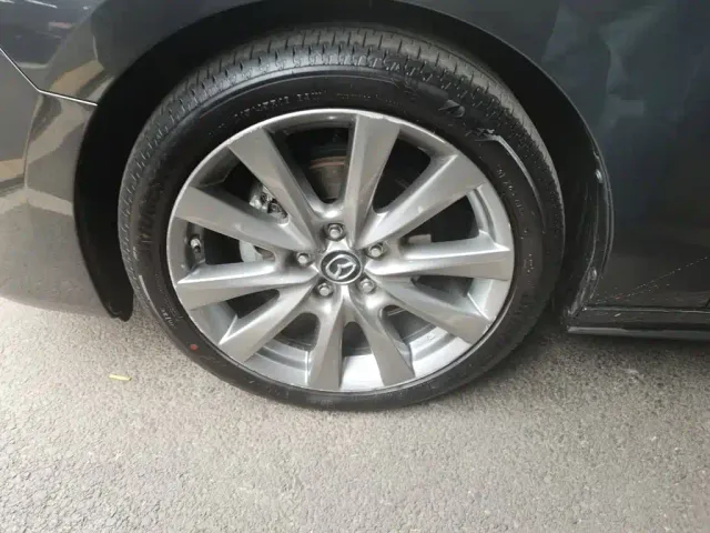 Mazda Axela — Фото автомобиля 24