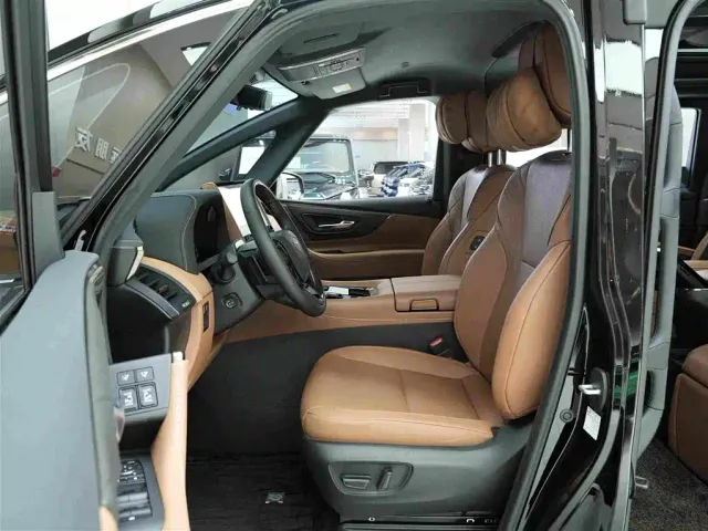 Toyota Alphard — Фото автомобиля 11
