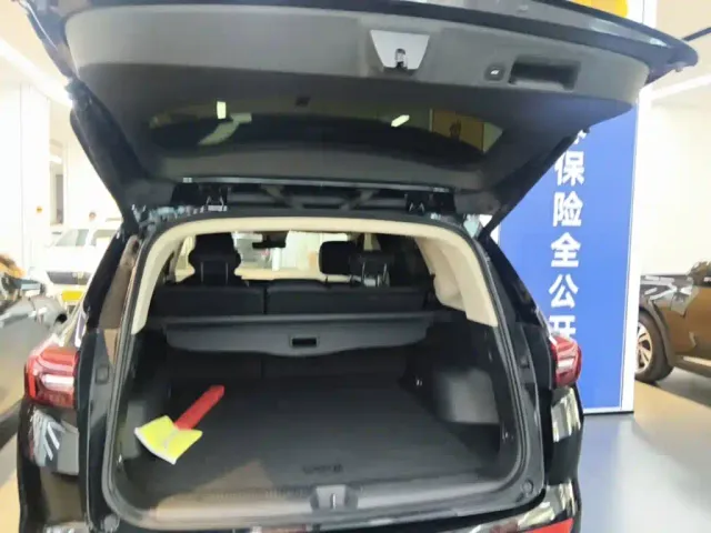 Buick Envision Plus — Фото автомобиля 18