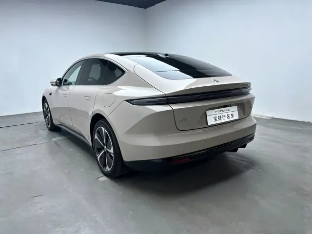Nio ET5 — Фото автомобиля 6