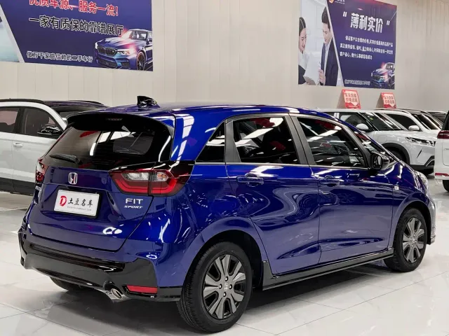 Honda Fit — Фото автомобиля 4
