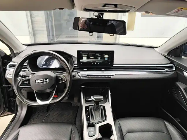 Geely Emgrand — Фото автомобиля 5