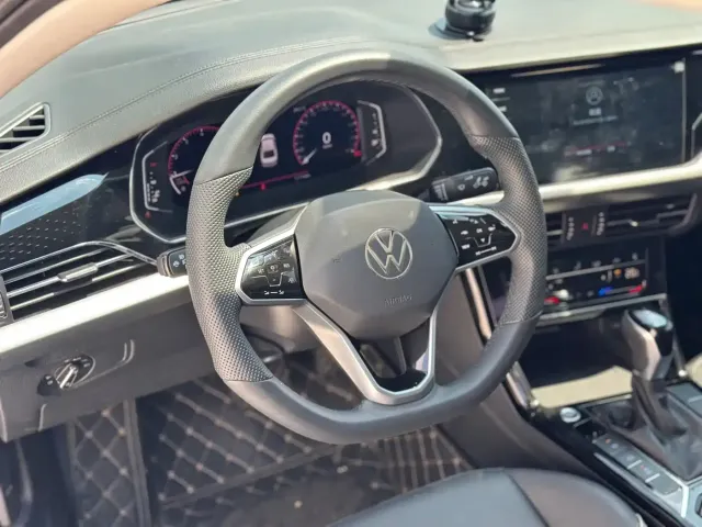Volkswagen Passat — Фото автомобиля 6