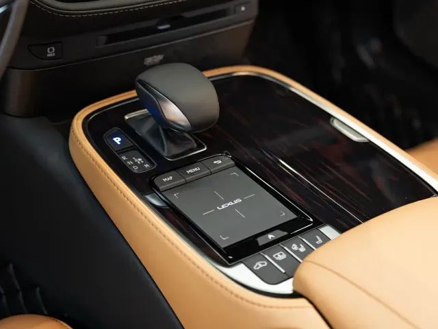 Lexus LS — Фото автомобиля 15