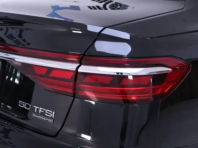 Audi A8 — Фото автомобиля 9