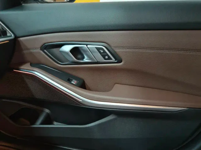 BMW 3 Series — Фото автомобиля 9