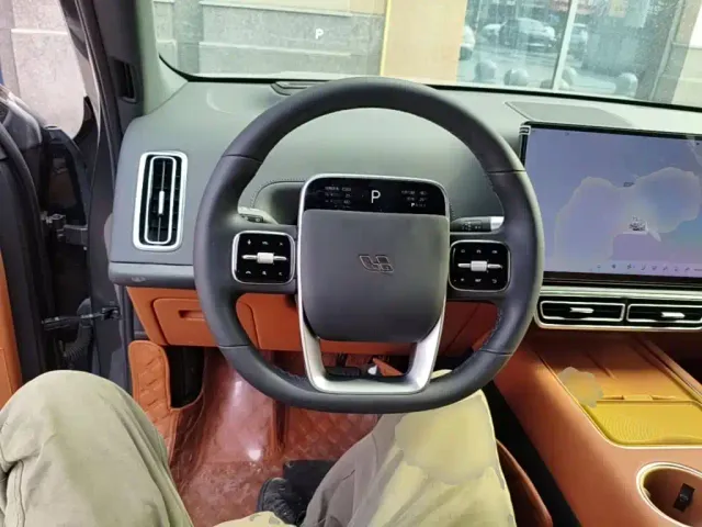 Li Auto L7 — Фото автомобиля 10