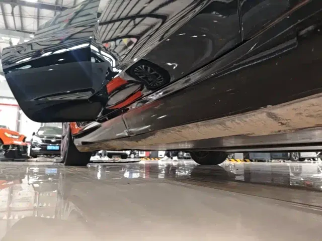 Tesla Model 3 — Фото автомобиля 20