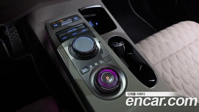 Genesis GV70 — Фото автомобиля 9