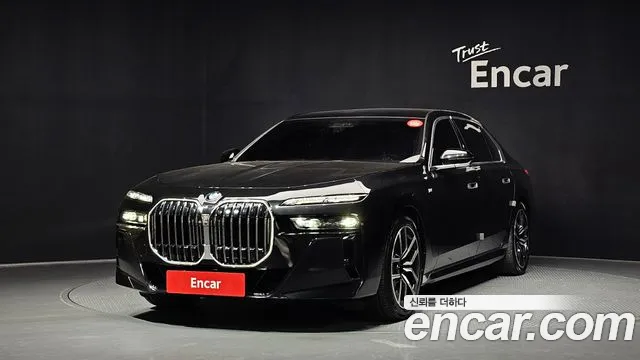 Фотография автомобиля — BMW 7 Series G70