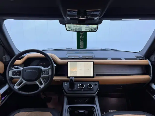 Land Rover Defender — Фото автомобиля 21