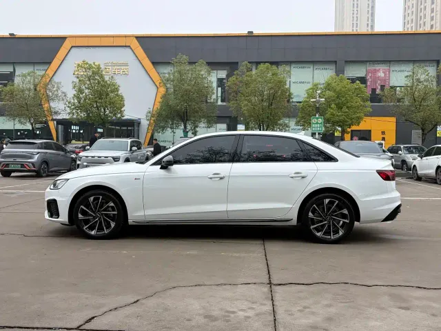 Audi A4L — Фото автомобиля 2
