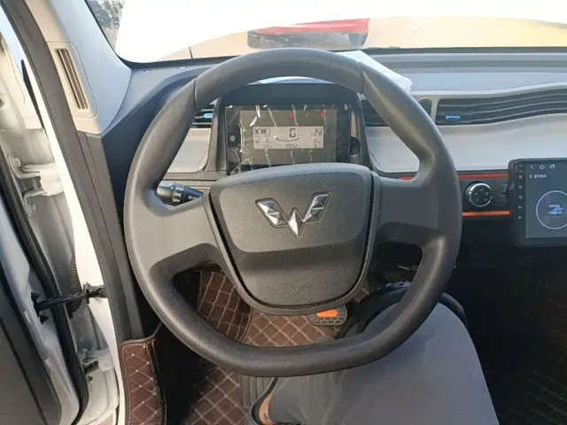 Wuling Hongguang Mini EV — Фото автомобиля 10