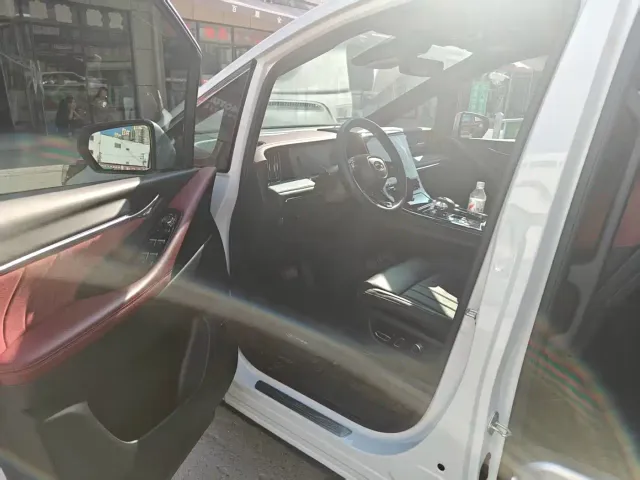 GAC Trumpchi M8 — Фото автомобиля 5