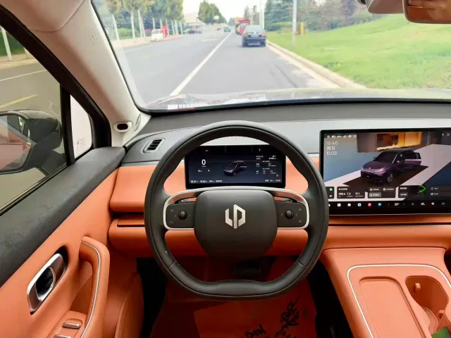 Leapmotor C10 — Фото автомобиля 7