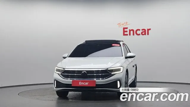 Volkswagen Jetta — Фото автомобиля 3