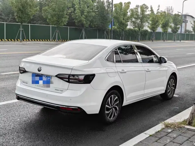 Volkswagen Lavida — Фото автомобиля 9