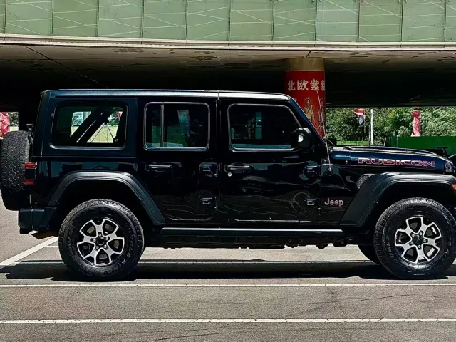 Jeep Wrangler — Фото автомобиля 4
