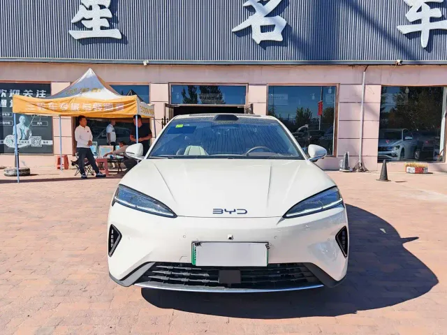 BYD Seal 07 DM-i — Фото автомобиля 2