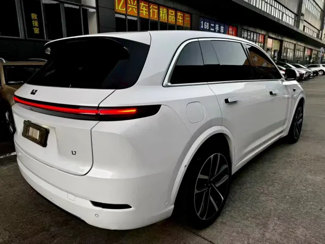 Li Auto L7 — Фото автомобиля 5
