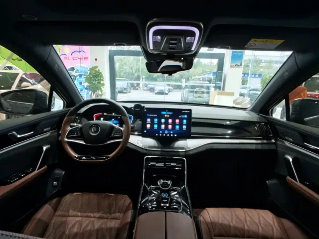 BYD Tang — Фото автомобиля 14