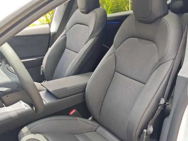 Tesla Model Y — Фото автомобиля 19
