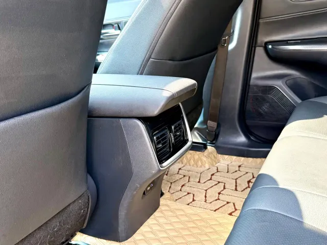 Toyota Venza — Фото автомобиля 10