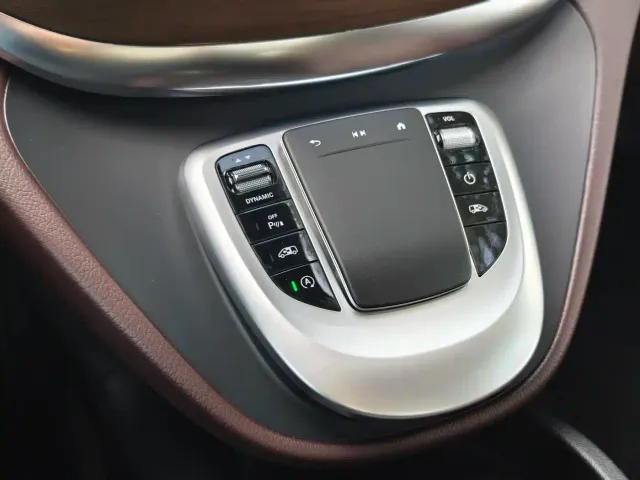 Mercedes-Benz V-Class — Фото автомобиля 20