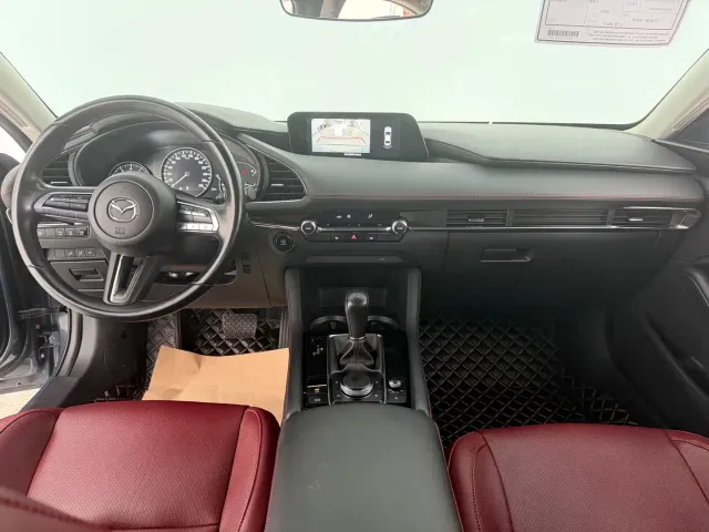 Mazda Axela — Фото автомобиля 17