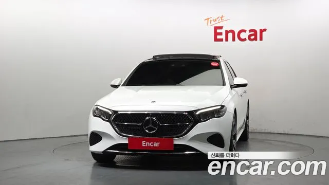 Mercedes-Benz E-Class — Фото автомобиля 3