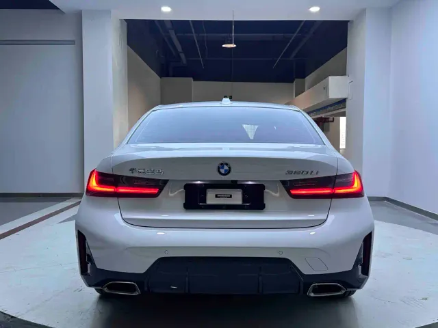 BMW 3 Series — Фото автомобиля 3