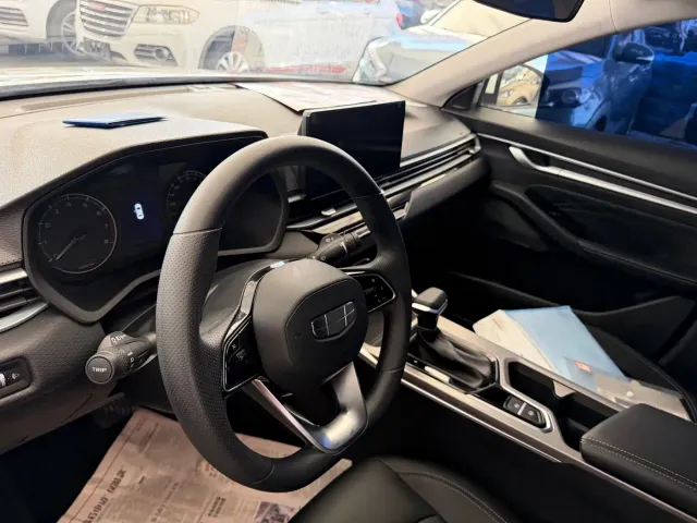 Geely Emgrand — Фото автомобиля 6