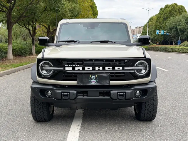 Ford Bronco — Фото автомобиля 2