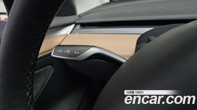 Tesla Model 3 — Фото автомобиля 20